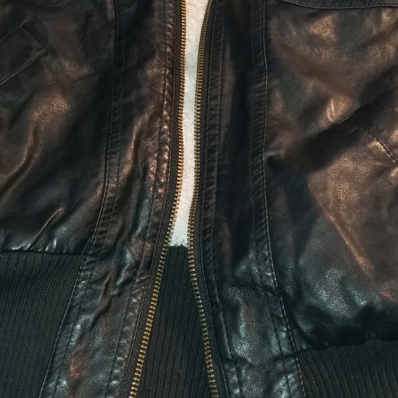 Kid Amor jacket size (S) used but like New - Picture 8 of 15